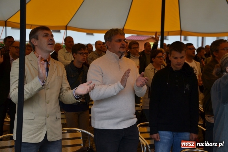 Zdjęcie w galerii na portalu naszraciborz.pl: Koncert uwielbienia kończy Festiwal Kultury Chrześcijańskiej w Raciborzu wiadomości z regionu