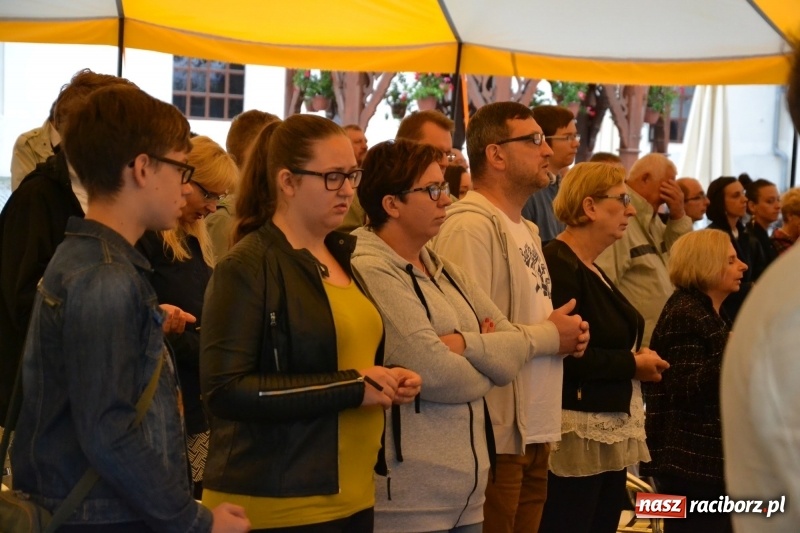 Zdjęcie w galerii na portalu naszraciborz.pl: Koncert uwielbienia kończy Festiwal Kultury Chrześcijańskiej w Raciborzu wiadomości z regionu