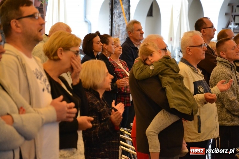 Zdjęcie w galerii na portalu naszraciborz.pl: Koncert uwielbienia kończy Festiwal Kultury Chrześcijańskiej w Raciborzu wiadomości z regionu