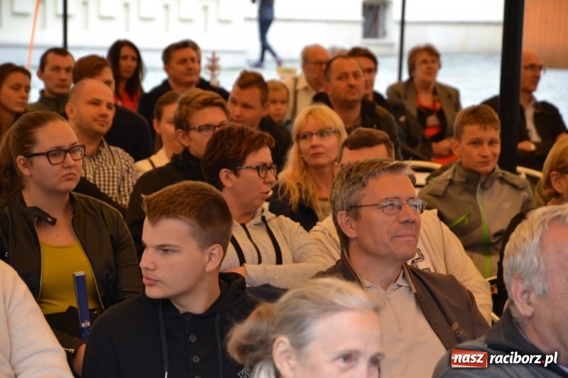 Zdjęcie w galerii na portalu naszraciborz.pl: Koncert uwielbienia kończy Festiwal Kultury Chrześcijańskiej w Raciborzu wiadomości z regionu