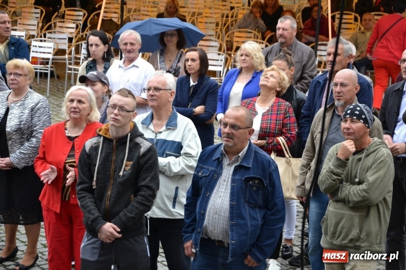 Zdjęcie w galerii na portalu naszraciborz.pl: Koncert uwielbienia kończy Festiwal Kultury Chrześcijańskiej w Raciborzu wiadomości z regionu
