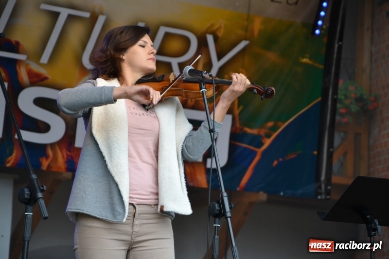 Zdjęcie w galerii na portalu naszraciborz.pl: Koncert uwielbienia kończy Festiwal Kultury Chrześcijańskiej w Raciborzu wiadomości z regionu