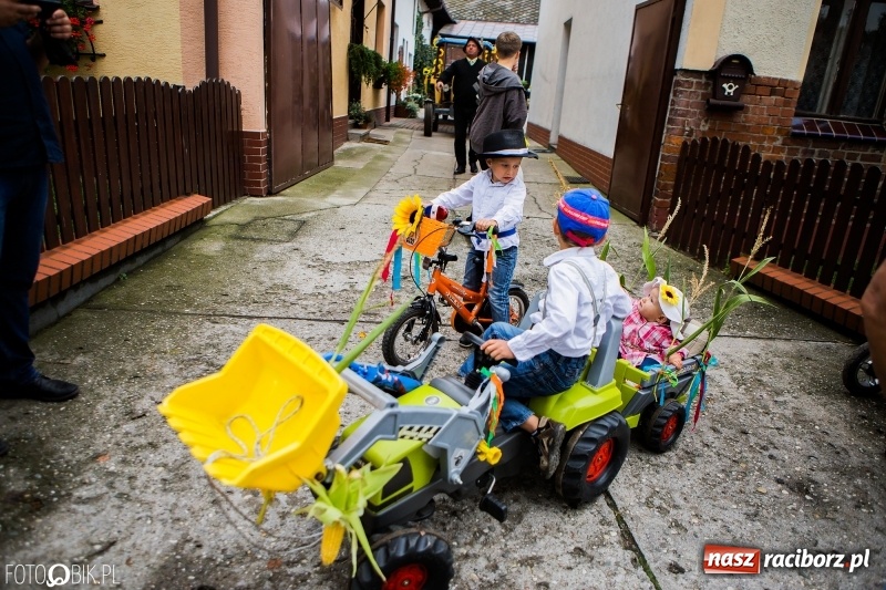 Zdjęcie w galerii na portalu naszraciborz.pl: Cyprzanów dziękował za tegoroczne plony wiadomości z regionu
