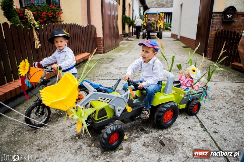 Zdjęcie w galerii na portalu naszraciborz.pl: Cyprzanów dziękował za tegoroczne plony wiadomości z regionu