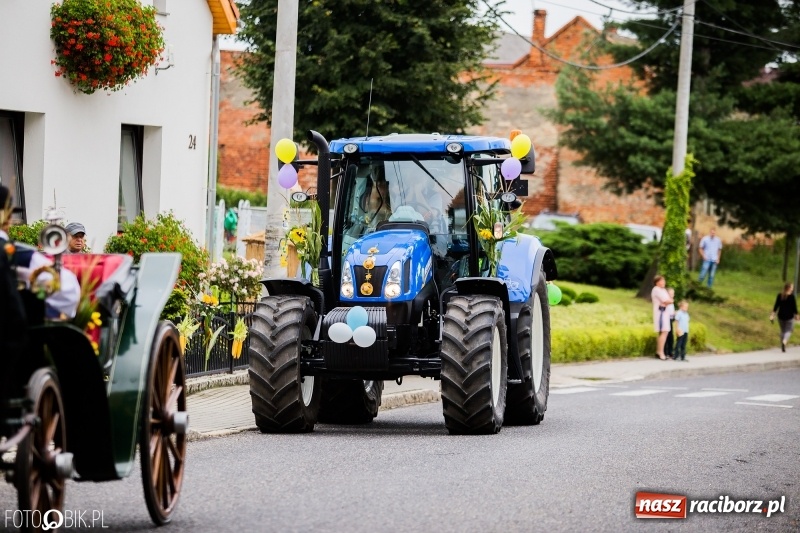 Zdjęcie w galerii na portalu naszraciborz.pl: Cyprzanów dziękował za tegoroczne plony wiadomości z regionu