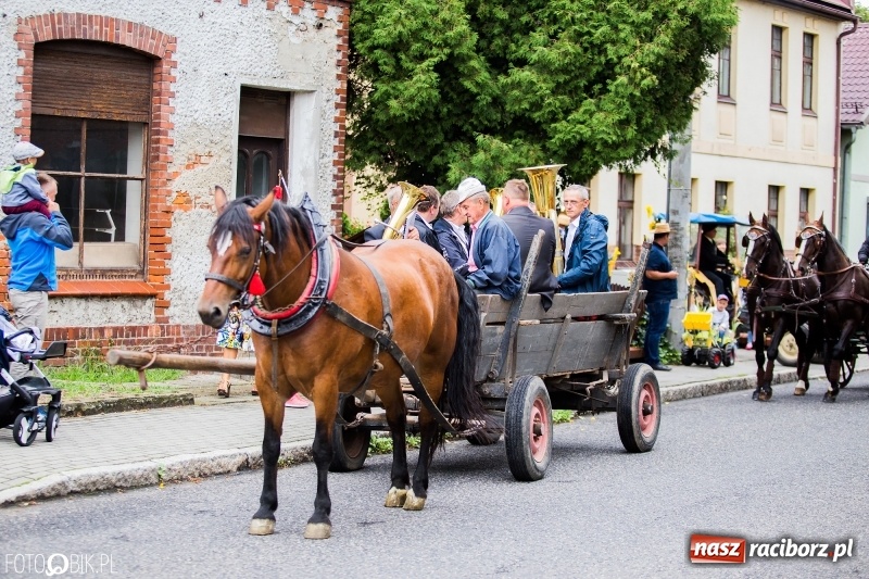 Zdjęcie w galerii na portalu naszraciborz.pl: Cyprzanów dziękował za tegoroczne plony wiadomości z regionu