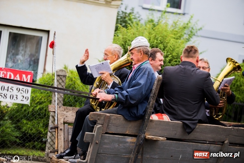 Zdjęcie w galerii na portalu naszraciborz.pl: Cyprzanów dziękował za tegoroczne plony wiadomości z regionu