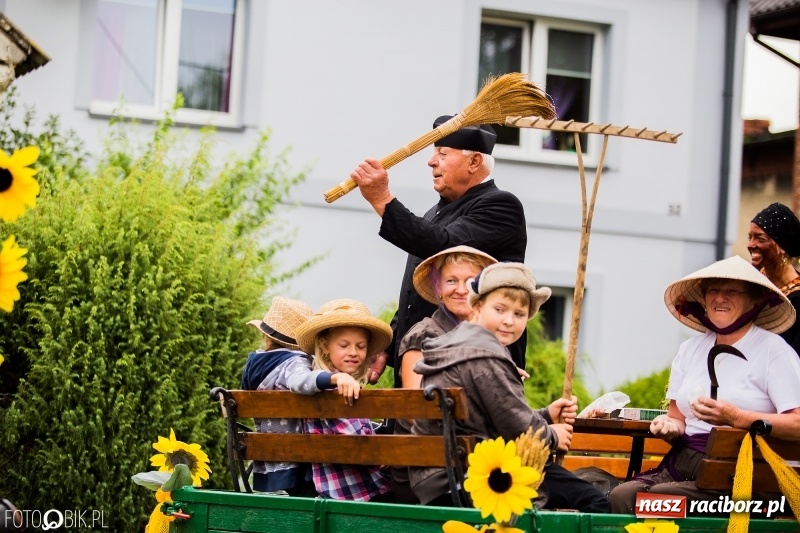 Zdjęcie w galerii na portalu naszraciborz.pl: Cyprzanów dziękował za tegoroczne plony wiadomości z regionu