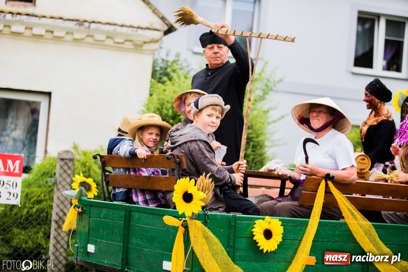 Zdjęcie w galerii na portalu naszraciborz.pl: Cyprzanów dziękował za tegoroczne plony wiadomości z regionu