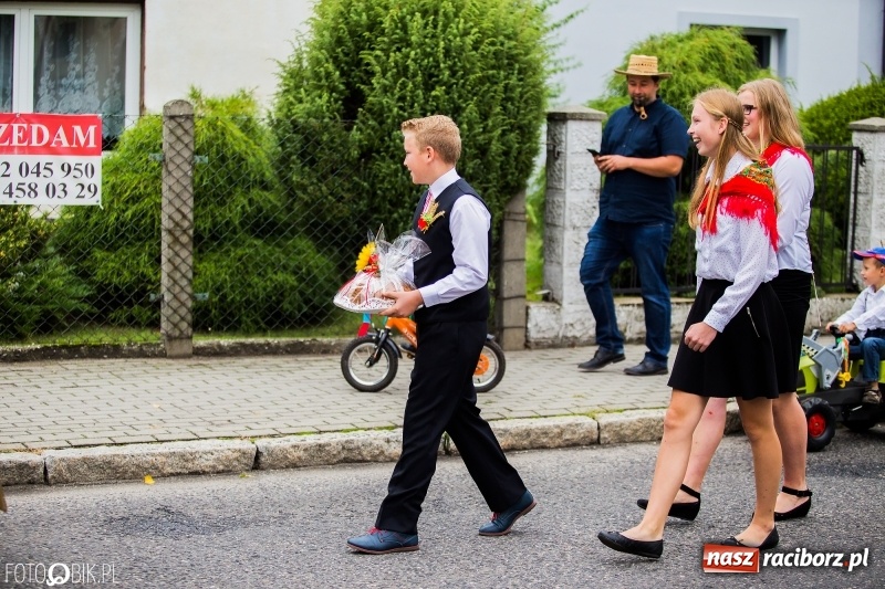 Zdjęcie w galerii na portalu naszraciborz.pl: Cyprzanów dziękował za tegoroczne plony wiadomości z regionu