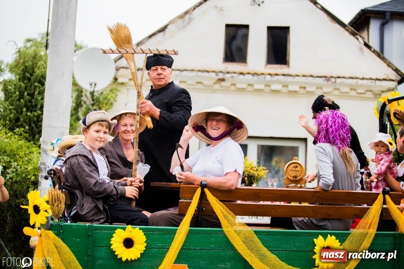 Zdjęcie w galerii na portalu naszraciborz.pl: Cyprzanów dziękował za tegoroczne plony wiadomości z regionu