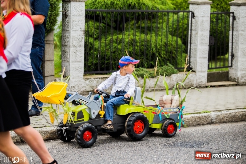 Zdjęcie w galerii na portalu naszraciborz.pl: Cyprzanów dziękował za tegoroczne plony wiadomości z regionu