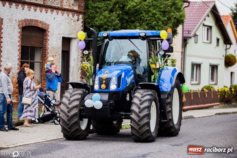 Zdjęcie w galerii na portalu naszraciborz.pl: Cyprzanów dziękował za tegoroczne plony wiadomości z regionu