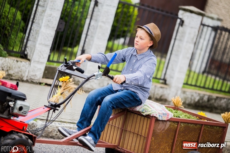 Zdjęcie w galerii na portalu naszraciborz.pl: Cyprzanów dziękował za tegoroczne plony wiadomości z regionu