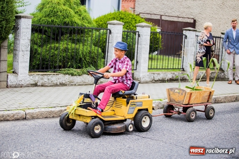 Zdjęcie w galerii na portalu naszraciborz.pl: Cyprzanów dziękował za tegoroczne plony wiadomości z regionu