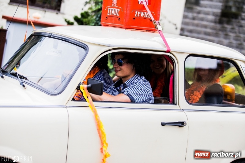 Zdjęcie w galerii na portalu naszraciborz.pl: Barwny korowód dożynkowy przeszedł ulicami Bolesławia wiadomości z regionu