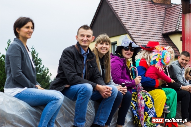 Zdjęcie w galerii na portalu naszraciborz.pl: Mąż rolnik poszukiwany, czyli kolorowe dożynki w Makowie wiadomości z regionu