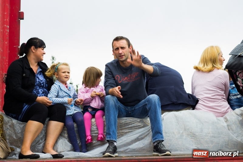 Zdjęcie w galerii na portalu naszraciborz.pl: Mąż rolnik poszukiwany, czyli kolorowe dożynki w Makowie wiadomości z regionu