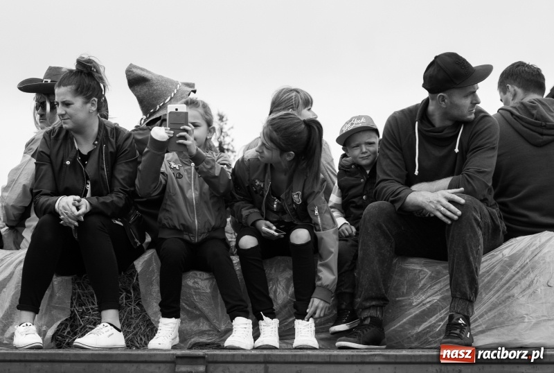 Zdjęcie w galerii na portalu naszraciborz.pl: Mąż rolnik poszukiwany, czyli kolorowe dożynki w Makowie wiadomości z regionu