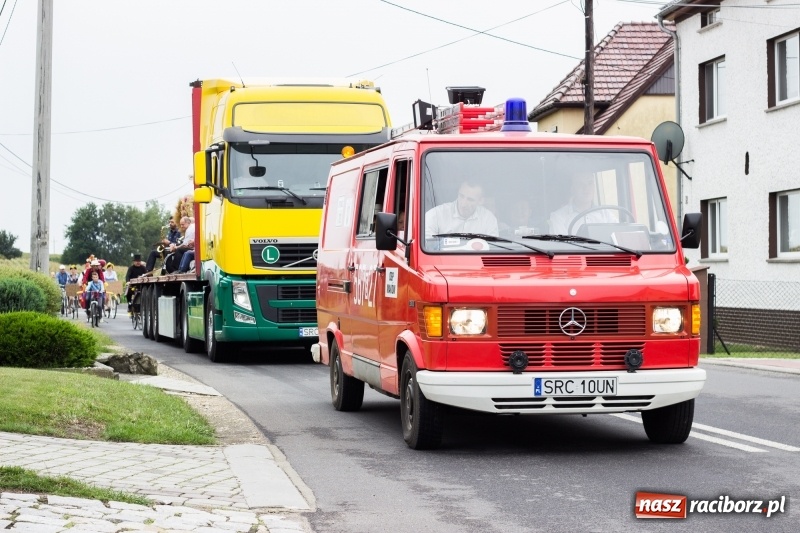 Zdjęcie w galerii na portalu naszraciborz.pl: Mąż rolnik poszukiwany, czyli kolorowe dożynki w Makowie wiadomości z regionu