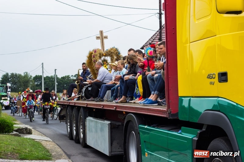 Zdjęcie w galerii na portalu naszraciborz.pl: Mąż rolnik poszukiwany, czyli kolorowe dożynki w Makowie wiadomości z regionu