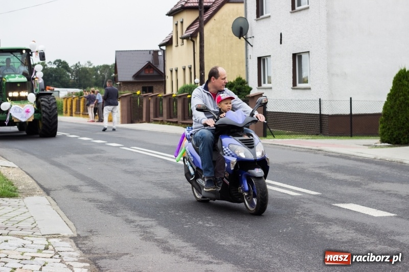 Zdjęcie w galerii na portalu naszraciborz.pl: Mąż rolnik poszukiwany, czyli kolorowe dożynki w Makowie wiadomości z regionu