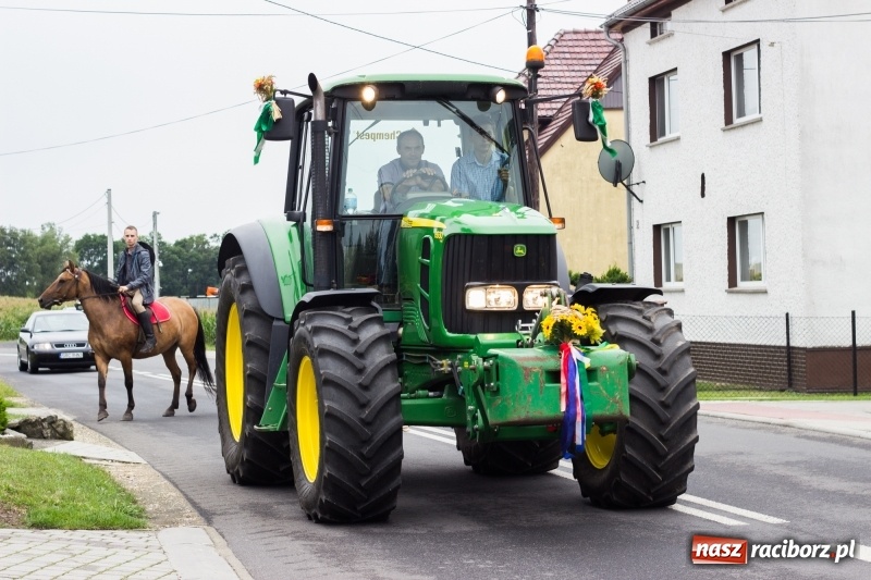 Zdjęcie w galerii na portalu naszraciborz.pl: Mąż rolnik poszukiwany, czyli kolorowe dożynki w Makowie wiadomości z regionu