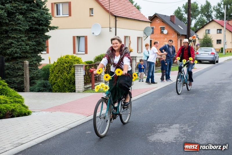 Zdjęcie w galerii na portalu naszraciborz.pl: Mąż rolnik poszukiwany, czyli kolorowe dożynki w Makowie wiadomości z regionu