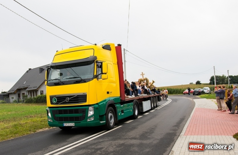 Zdjęcie w galerii na portalu naszraciborz.pl: Mąż rolnik poszukiwany, czyli kolorowe dożynki w Makowie wiadomości z regionu