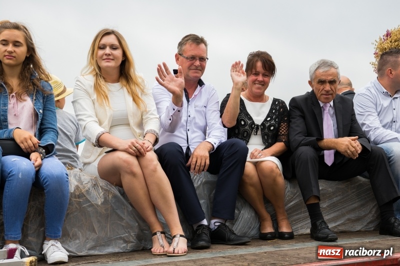 Zdjęcie w galerii na portalu naszraciborz.pl: Mąż rolnik poszukiwany, czyli kolorowe dożynki w Makowie wiadomości z regionu