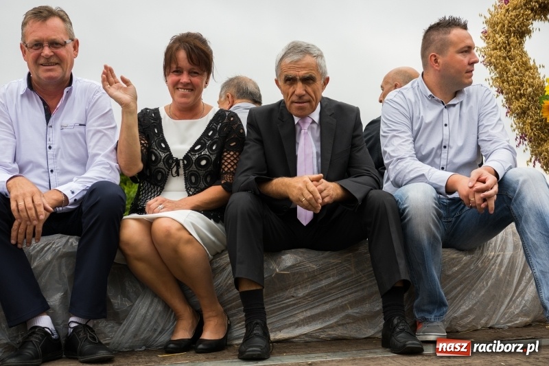 Zdjęcie w galerii na portalu naszraciborz.pl: Mąż rolnik poszukiwany, czyli kolorowe dożynki w Makowie wiadomości z regionu