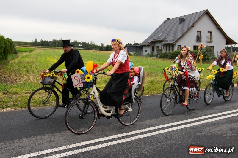 Zdjęcie w galerii na portalu naszraciborz.pl: Mąż rolnik poszukiwany, czyli kolorowe dożynki w Makowie wiadomości z regionu