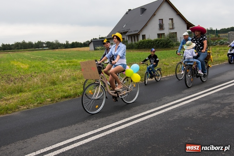 Zdjęcie w galerii na portalu naszraciborz.pl: Mąż rolnik poszukiwany, czyli kolorowe dożynki w Makowie wiadomości z regionu