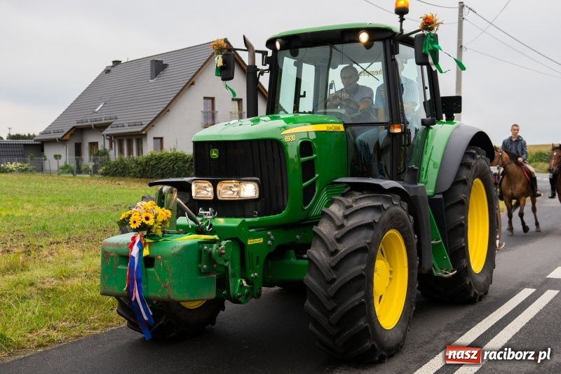 Zdjęcie w galerii na portalu naszraciborz.pl: Mąż rolnik poszukiwany, czyli kolorowe dożynki w Makowie wiadomości z regionu