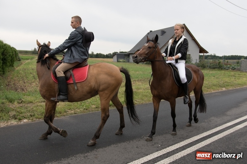 Zdjęcie w galerii na portalu naszraciborz.pl: Mąż rolnik poszukiwany, czyli kolorowe dożynki w Makowie wiadomości z regionu