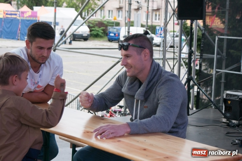 Zdjęcie w galerii na portalu naszraciborz.pl: Memoriałowy turniej Papier, kamień, nożyce za nami wiadomości z regionu