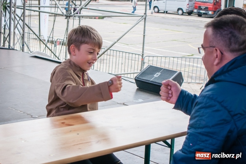 Zdjęcie w galerii na portalu naszraciborz.pl: Memoriałowy turniej Papier, kamień, nożyce za nami wiadomości z regionu