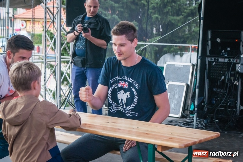 Zdjęcie w galerii na portalu naszraciborz.pl: Memoriałowy turniej Papier, kamień, nożyce za nami wiadomości z regionu