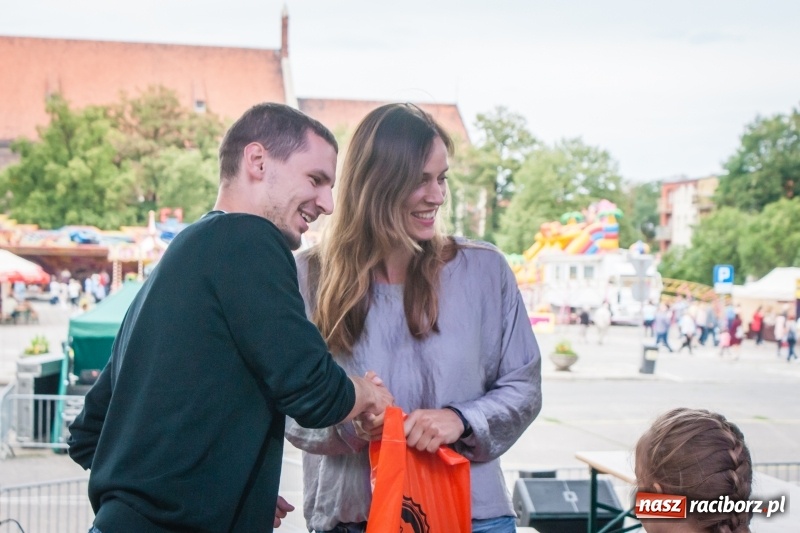 Zdjęcie w galerii na portalu naszraciborz.pl: Memoriałowy turniej Papier, kamień, nożyce za nami wiadomości z regionu