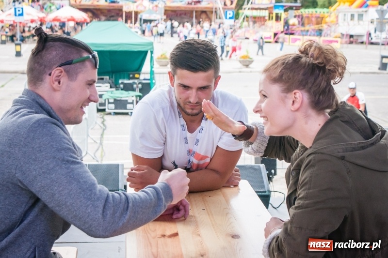 Zdjęcie w galerii na portalu naszraciborz.pl: Memoriałowy turniej Papier, kamień, nożyce za nami wiadomości z regionu