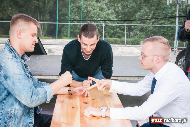 Zdjęcie w galerii na portalu naszraciborz.pl: Memoriałowy turniej Papier, kamień, nożyce za nami wiadomości z regionu