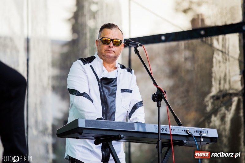 Zdjęcie w galerii na portalu naszraciborz.pl: Disco-Polo na finał XXV Memoriału. Doxxx oraz Piękni i Młodzi porwali raciborską publiczność wiadomości z regionu