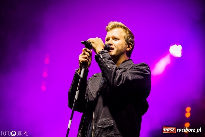 Zdjęcie w galerii na portalu naszraciborz.pl: Disco-Polo na finał XXV Memoriału. Doxxx oraz Piękni i Młodzi porwali raciborską publiczność wiadomości z regionu