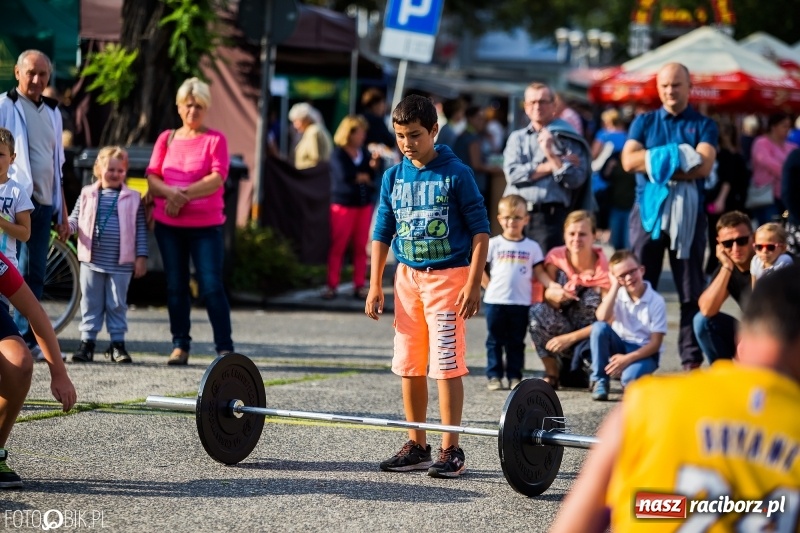 Zdjęcie w galerii na portalu naszraciborz.pl: Moc atrakcji w drugim dniu Memoriału wiadomości z regionu