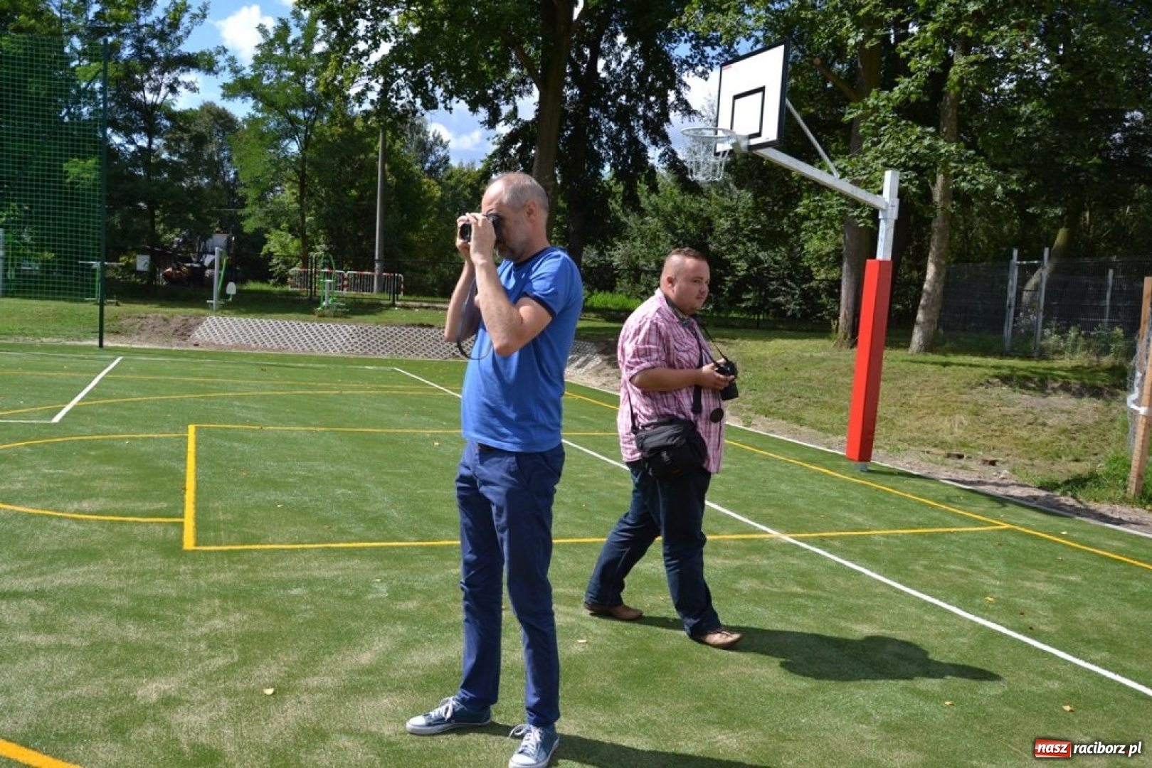 Zdjęcie w galerii na portalu naszraciborz.pl: Szkoła w Rudach z nowym boiskiem wielofunkcyjnym wiadomości z regionu