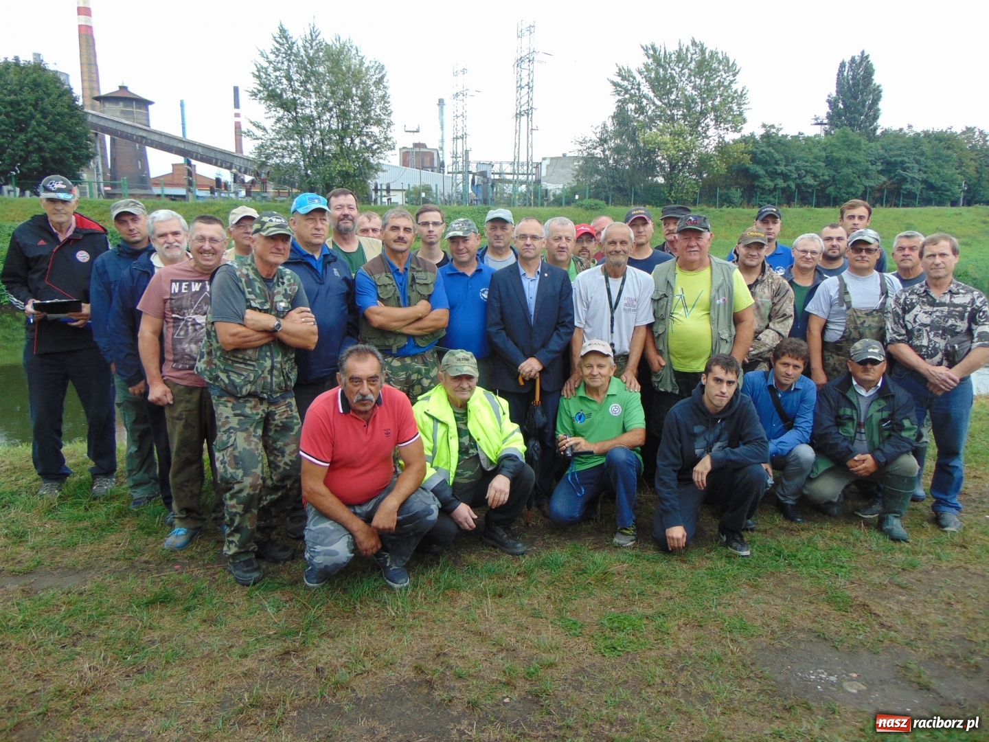 Zdjęcie w galerii na portalu naszraciborz.pl: Taka ryba tylko w Odrze. Rekordowy leszcz złowiony podczas zawodów w 20. rocznicę powodzi  wiadomości z regionu
