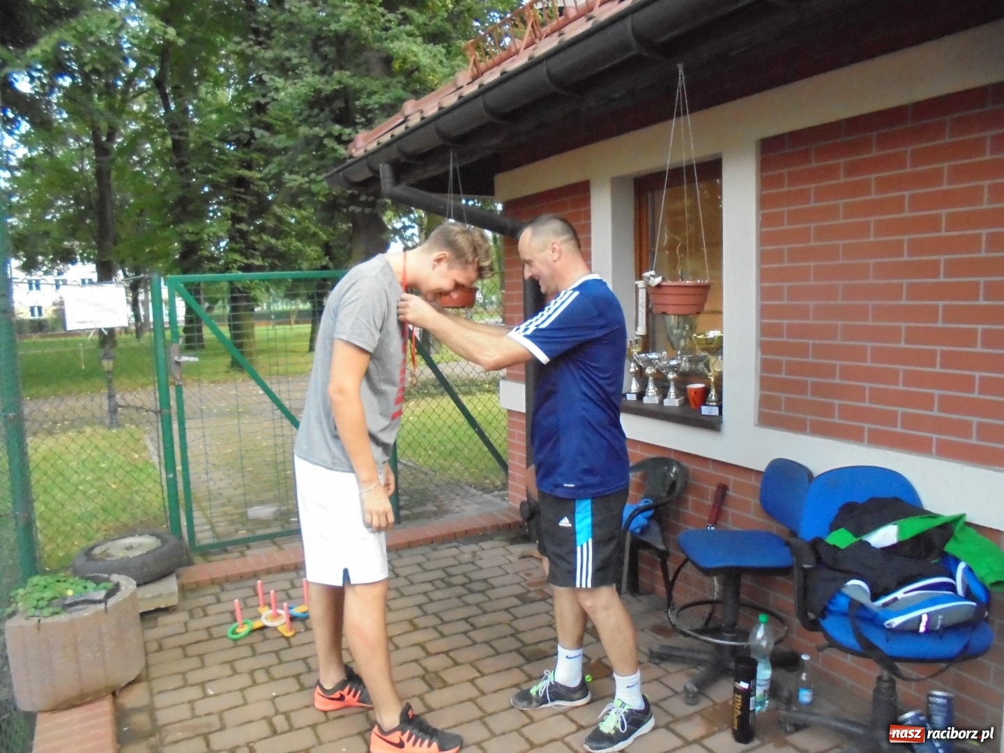 Zdjęcie w galerii na portalu naszraciborz.pl: Wojciech Rybiński z Pucharem Solidarności wiadomości z regionu