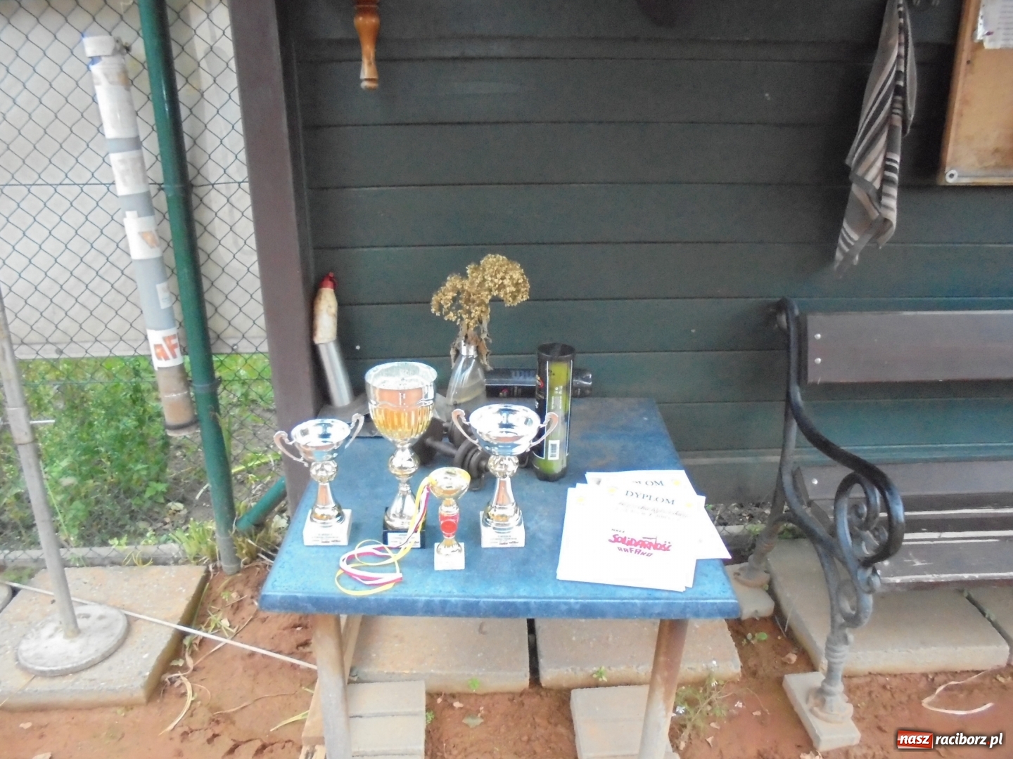 Zdjęcie w galerii na portalu naszraciborz.pl: Wojciech Rybiński z Pucharem Solidarności wiadomości z regionu