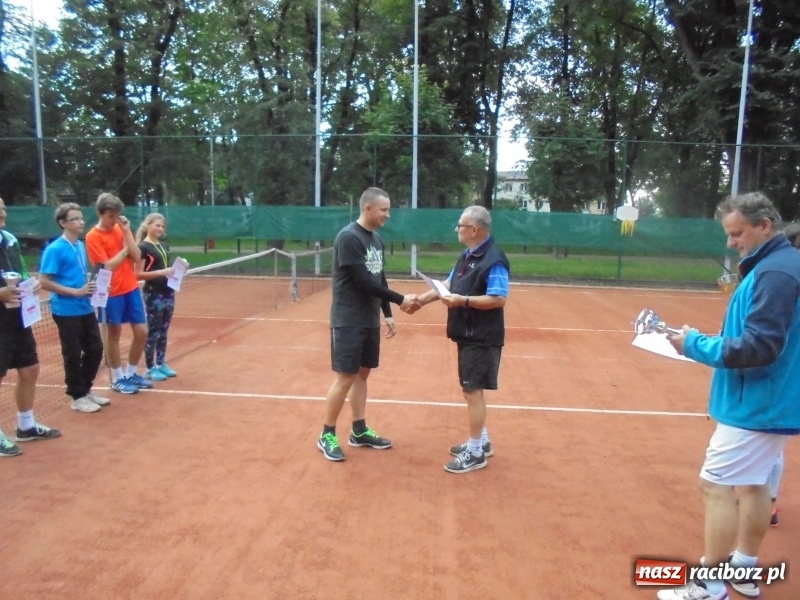 Zdjęcie w galerii na portalu naszraciborz.pl: Wojciech Rybiński z Pucharem Solidarności wiadomości z regionu