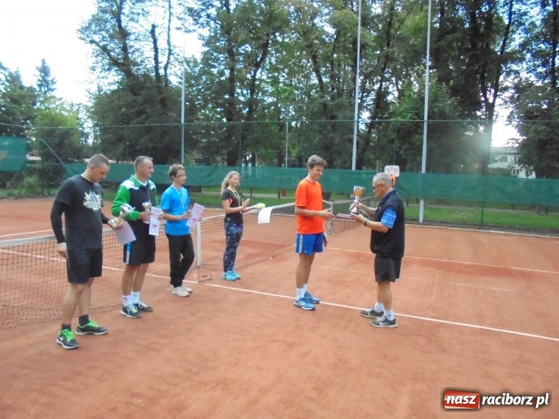 Zdjęcie w galerii na portalu naszraciborz.pl: Wojciech Rybiński z Pucharem Solidarności wiadomości z regionu